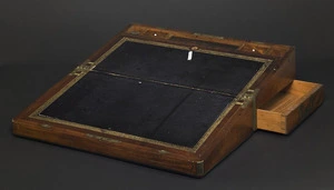 Maker unknown :Portable wooden writing desk or box belonging to Rev. Henry Williams. 1810s or 1820s?