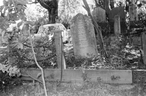 Grave of the Duck and Ellison family, plot 119.E, Sydney Street Cemetery.