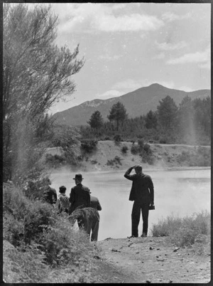 Group of tourists beside the Champagne Pool, Waiotapu