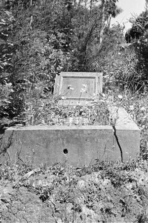 Grave of Robert Hutchings and Elsie Cooper, plot 139.E, Sydney Street Cemetery.