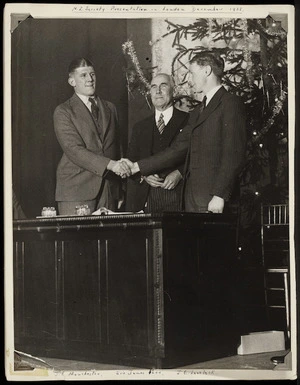 Photograph of Jack lovelock shaking hands with All Blacks Captain Jack Manchester