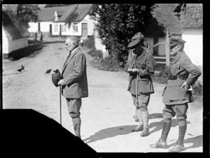 Sir Thomas MacKenzie addressing New Zealand troops in France, World War I