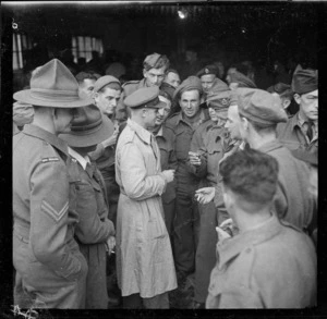 Liberated New Zealand prisoners of war - Photograph taken by Lee Hill