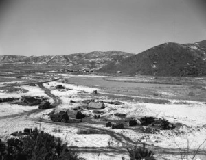 Guns of 16th NZ Field Regiment in Korea during winterl - Photograph taken by Ian Mackley