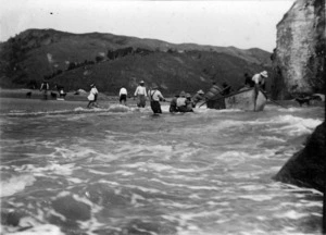 Loading wool at the mouth of the Aropaoanui River