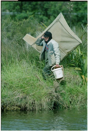 Len Newland leaving Pauatahanui Stream after unsuccessfully fishing for whitebait - Photograph taken by Craig Simcox