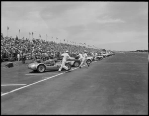 A Le Mans start, New Zealand Grand Prix, Ardmore, Auckland