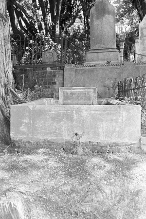 Williams family grave, plot 122.E, Sydney Street Cemetery.