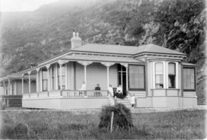 House of J Paul, Karaka Bay, Wellington