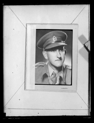 Copy negative of a portrait of an unidentified soldier