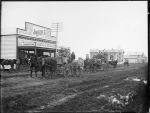 Horse-drawn vehicles in Commerce Street, Kaitaia