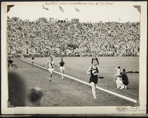 Photograph of Jack Lovelock winning the 1935 Princeton mile