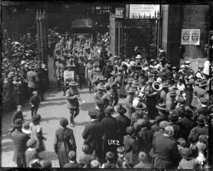 World War I New Zealand troops marching in London