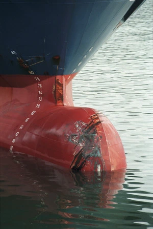 Bow of the container ship Sydney Express - Photograph taken by Ross Giblin