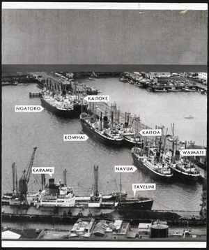 Ships at Auckland wharves during strike