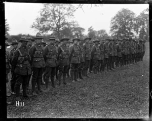 Presentation of medals to soldiers of the New Zealand Division, World War I