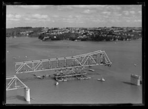 Auckland Harbour Bridge, Waitemata Harbour