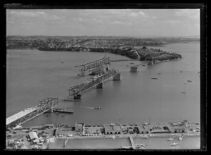 Auckland Harbour Bridge, Waitemata Harbour
