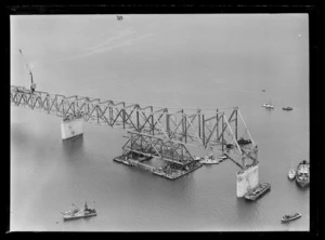 Auckland Harbour Bridge, Waitemata Harbour