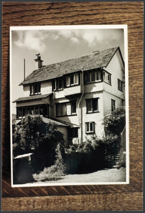 Fry, Patricia Susan, 1924- :Photograph of 16 Aurora Terrace, Wellington