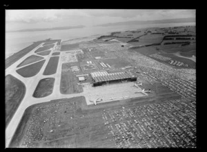 Auckland International Airport, opening day