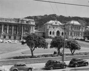 Parliament grounds, from Molesworth Street, Wellington - Photograph taken by Gregor Riethmaier