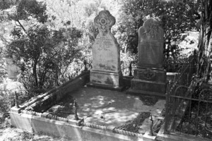 Grave of Alex Mitchell, Jane Dickson and the Campbell family, plot 3.E, Sydney Street Cemetery.