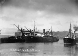 Steamship Navua, as a World War I troopship, Wellington