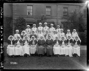 Matron Fanny Wilson and nursing staff at Walton-on-Thames Hospital, England