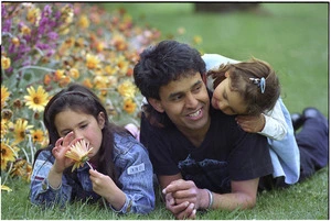 Ramon Oza and his children Sjan and Ahyla - Photograph taken by Ross Giblin