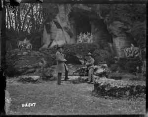 New Zealand soldiers on leave in France