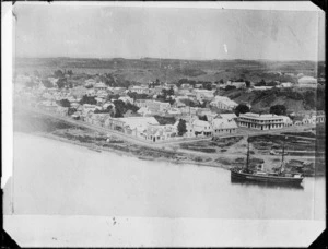 Looking across Whanganui River, Moutoa Gardens on right