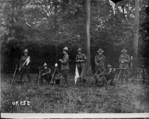 New Zealand signallers training in England