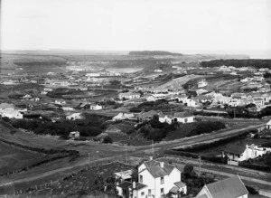 Patea, looking towards the river mouth from the watertower