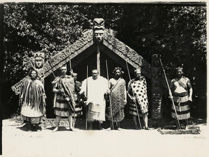 Maori group including Peter Buck at the New Zealand International Exhibition in Christchurch 1906-1907 - Photographer unidentified
