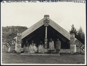 Okahukura meeting house, Otukou, on the shore of Lake Rotoaira, and group alongside