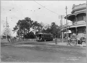 Tram approaching the Three Lamps, Ponsonby