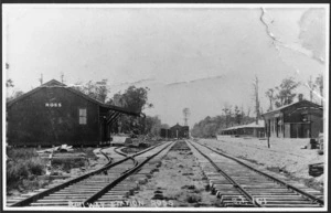 McClare, E J :Photograph of Ross Railway Station
