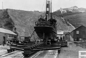 Smith, Sydney Charles :Vessel on the patent slip at Evans Bay, Wellington
