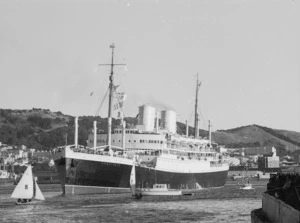 The ship Rangitata leaving Wellington on her last voyage