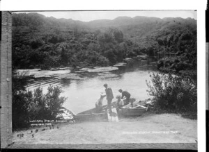 Hamurana Stream near Rotorua - Photograph taken by Sigvard Jacob Dannefaerd