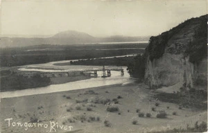 Creator unknown : Photograph of the Tongariro River