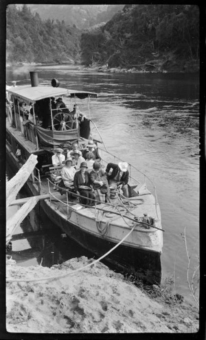 Riverboat and passengers, Whanganui River