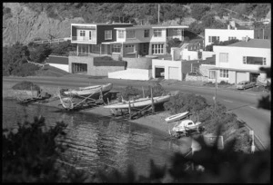 Houses and boats on Balaena Bay, Wellington