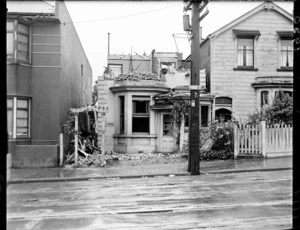 Pirie Street house being demolished