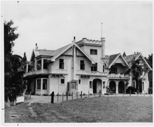 Creator unknown : Photograph of the homestead at Brancepeth Station, Masterton