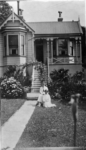 Agnes Kelly and her daughter Christina, outside a house in Ellice Street, Wellington