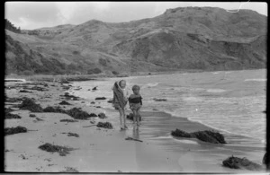 Margaret and Ray Hare on a beach