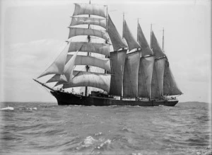 Six-masted barquentine E R Sterling