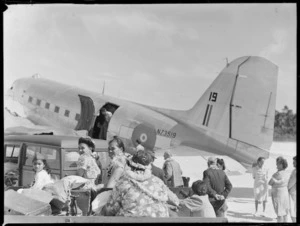 Dakota aircraft at Aitutaki airfield